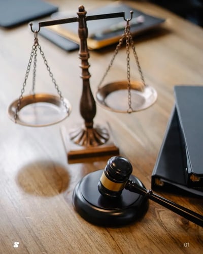 Lawyer Contract Mistakes LinkedIn Carousel Template for Lawyers - SlideDrift Show template preview